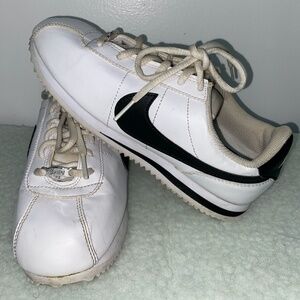 Size 5.5 Nike Cortez Basic SL Low White